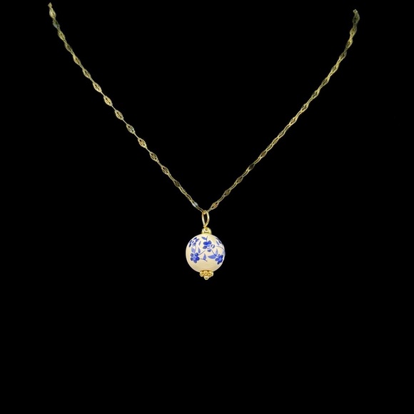 Blue & White Ceramic Pendant Necklace Chinoiserie Delft Floral Stainless Chain - Picture 2 of 5